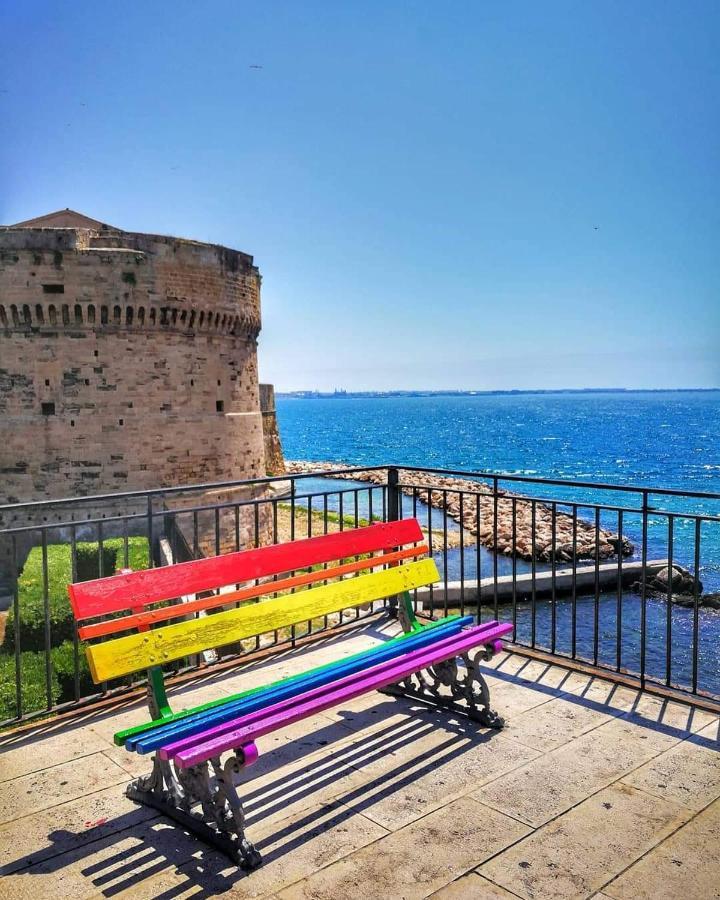 Al Molo Sant'Eligio Hotel Taranto Kültér fotó