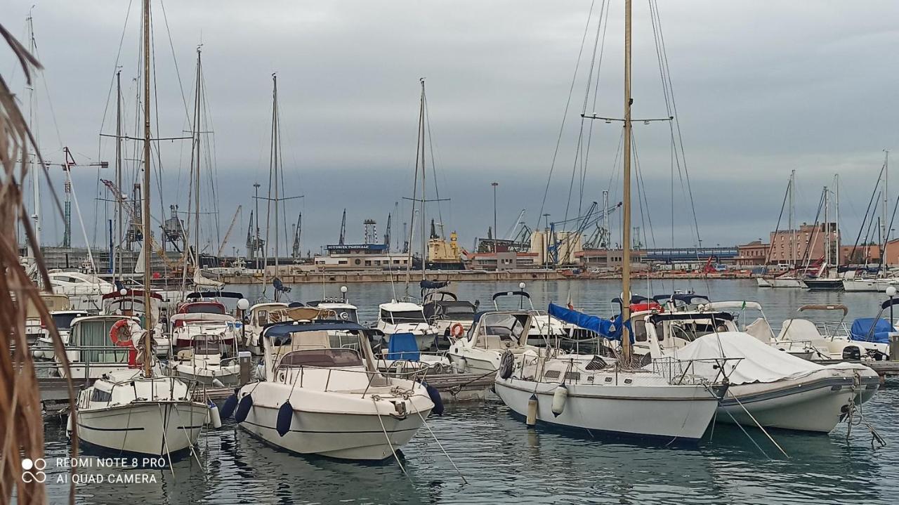 Al Molo Sant'Eligio Hotel Taranto Kültér fotó