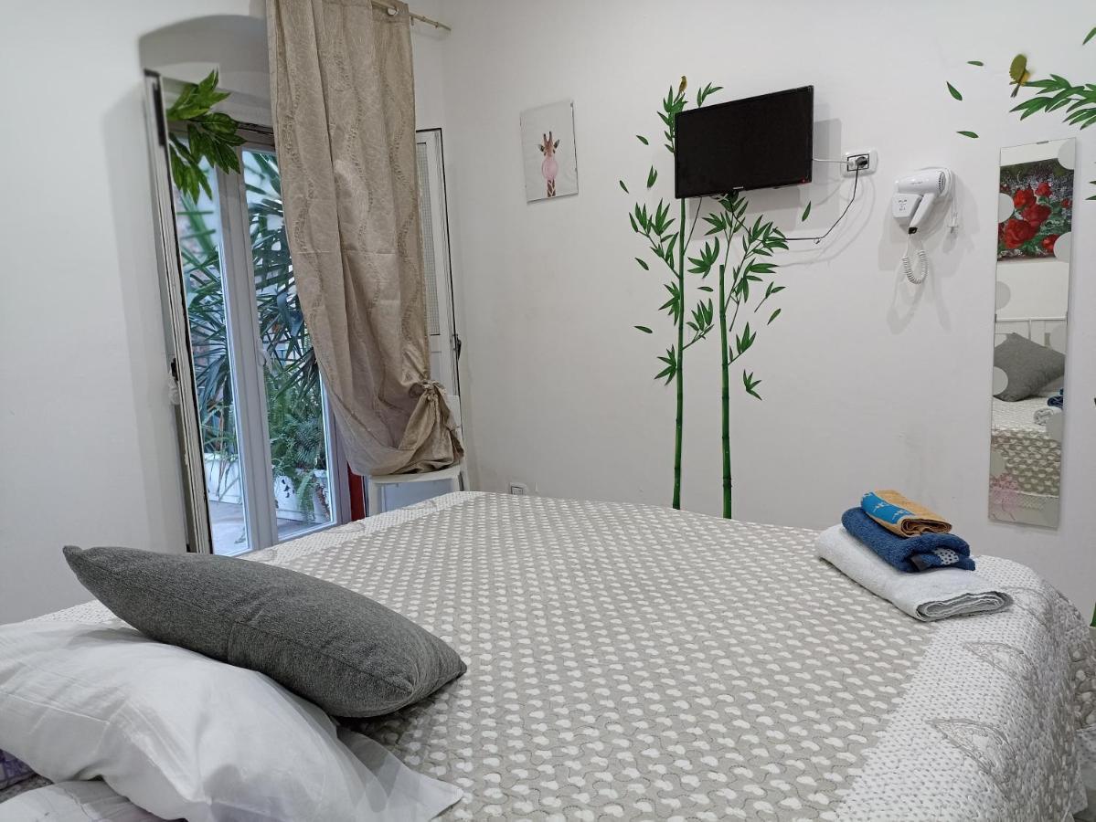 Al Molo Sant'Eligio Hotel Taranto Kültér fotó