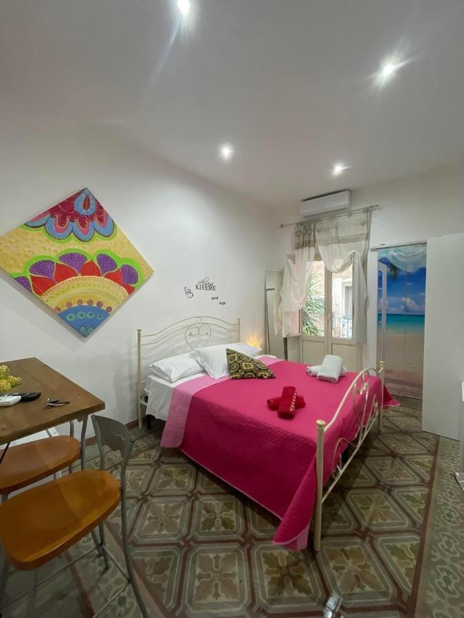 Al Molo Sant'Eligio Hotel Taranto Kültér fotó