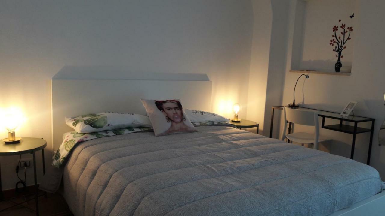 Al Molo Sant'Eligio Hotel Taranto Kültér fotó