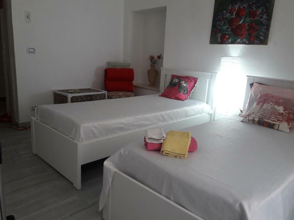Al Molo Sant'Eligio Hotel Taranto Kültér fotó