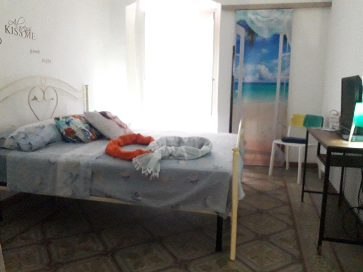 Al Molo Sant'Eligio Hotel Taranto Kültér fotó