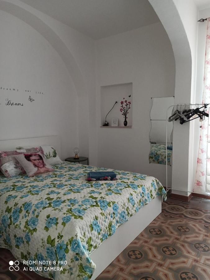 Al Molo Sant'Eligio Hotel Taranto Kültér fotó